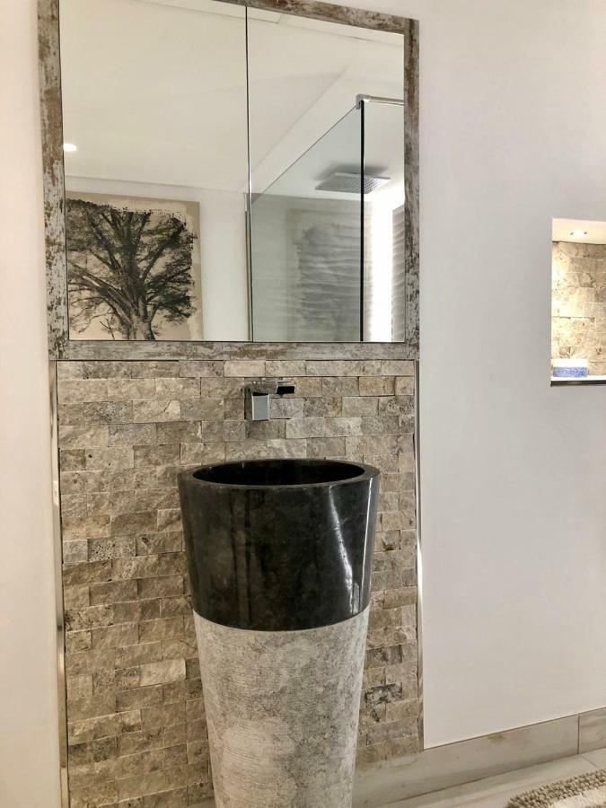 Luxury Apartment In La Isla, Walking Distance To Puerto Banus Marbella Ngoại thất bức ảnh